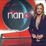 nano-Moderatorin Kristina zur Mühlen | blaues Kostüm