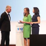 Kristina zur Mühlen im Bühnentalk mit Minister Andreas Pinkwart | VKU Stadtwerke Kongress 2018