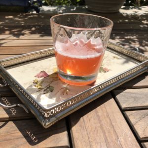 Glas mit Erdbeerl-Limonade